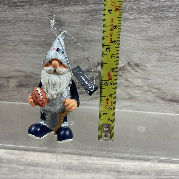 NEW ENGLAND PATRIOTS TEAM GNOME CHRISTMAS HOLIDAY ORNAMENT FOREVER NWT - Picture 6 of 6